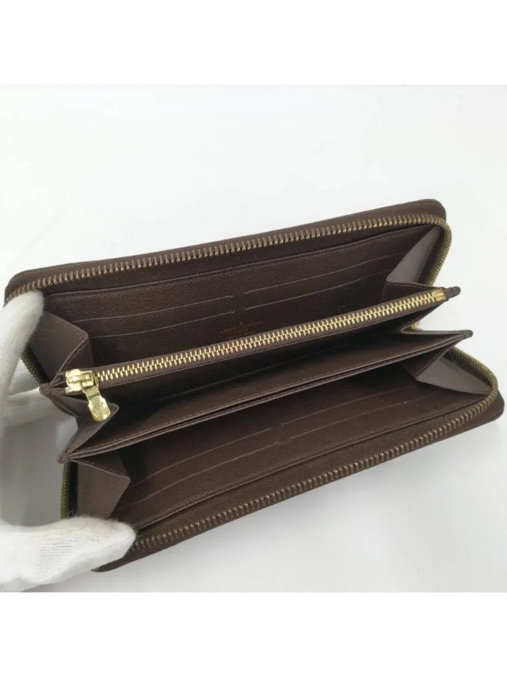 Louis Vuitton Zippy Wallet Damier